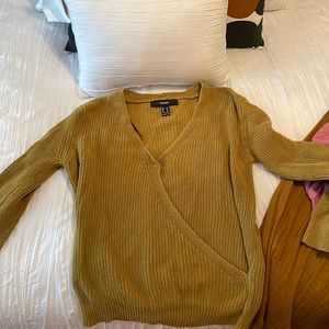 Long v neck shirt mustard yellow green top